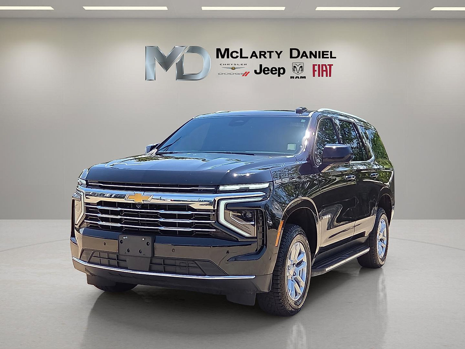 Used 2025 Chevrolet Tahoe LT AWD/4WD image 2