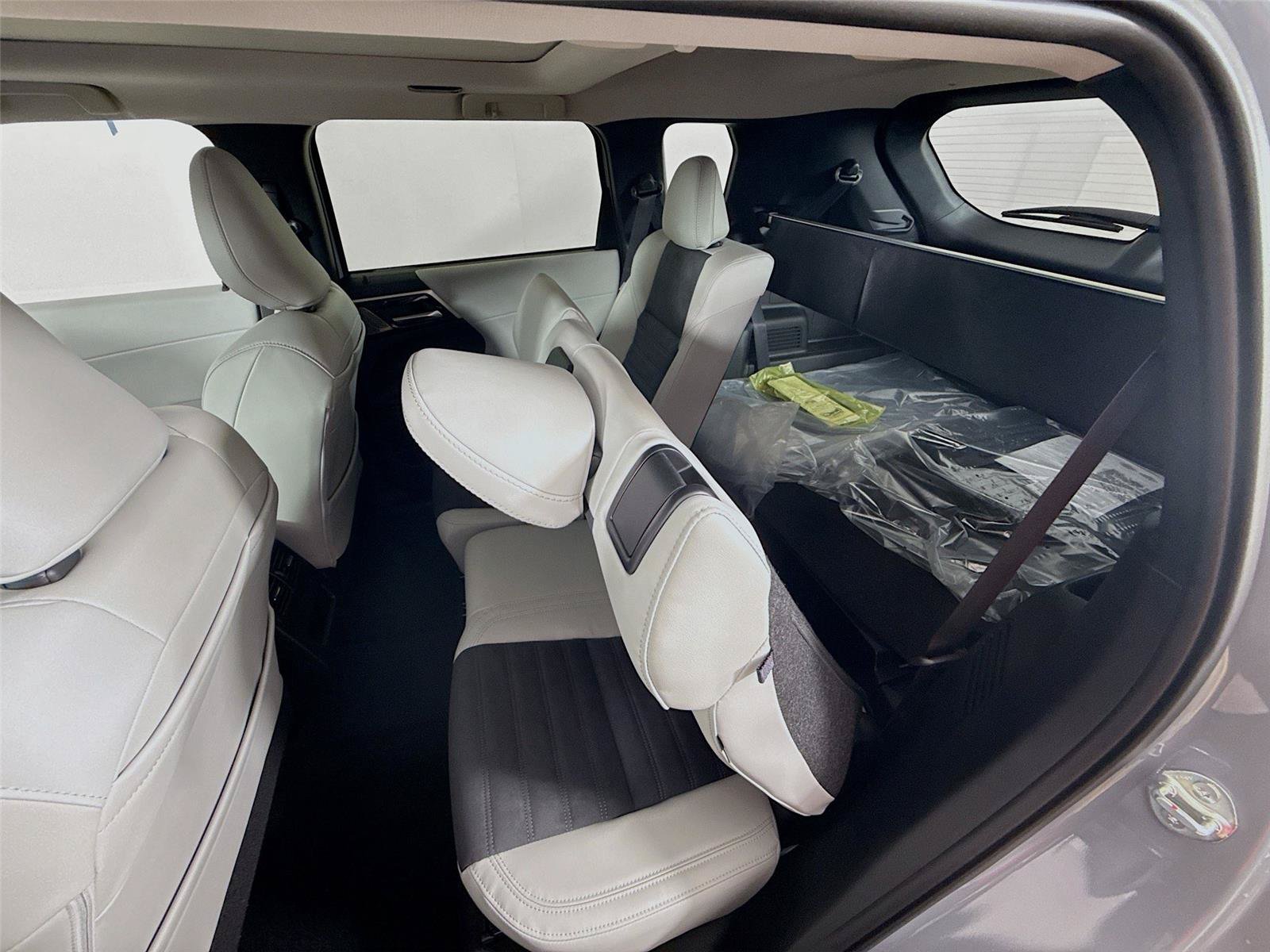 New 2026 Mitsubishi Outlander SE FWD image 18