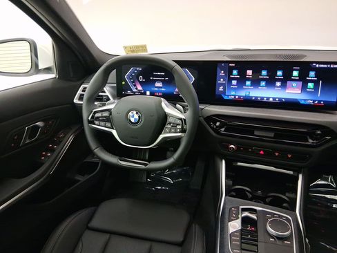 Used 2026 BMW 330i Sedan w/ Convenience Package RWD image 39