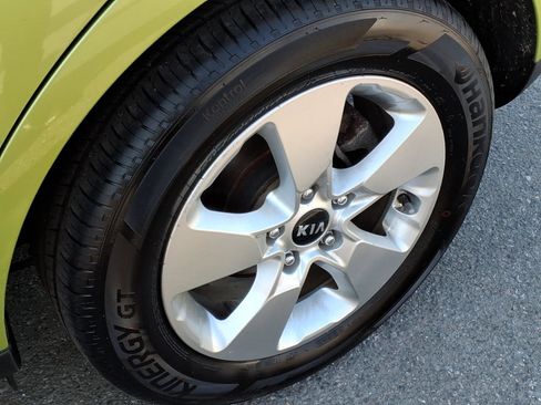 Used 2017 Kia Soul FWD image 10