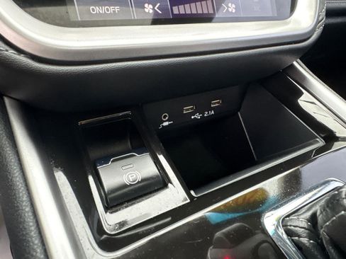 Used 2022 Subaru Outback Limited image 25