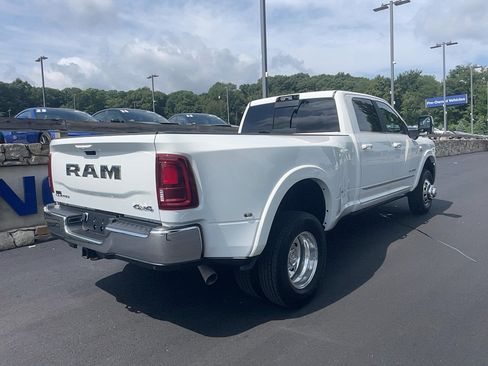 Used 2025 RAM 3500 Limited AWD/4WD image 15