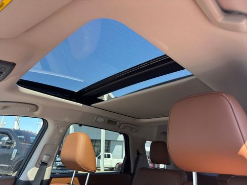 New 2026 Nissan Pathfinder Platinum image 12