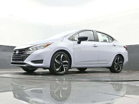 Used 2025 Nissan Versa SR w/ Electronics Package image 27