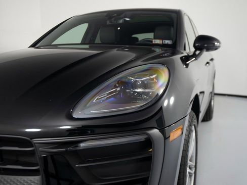 Certified 2025 Porsche Macan image 36