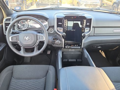 Used 2025 RAM 1500 Big Horn AWD/4WD image 8
