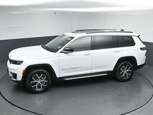 Used 2025 Jeep Grand Cherokee L Limited w/ Luxury Tech Group II AWD/4WD image 49