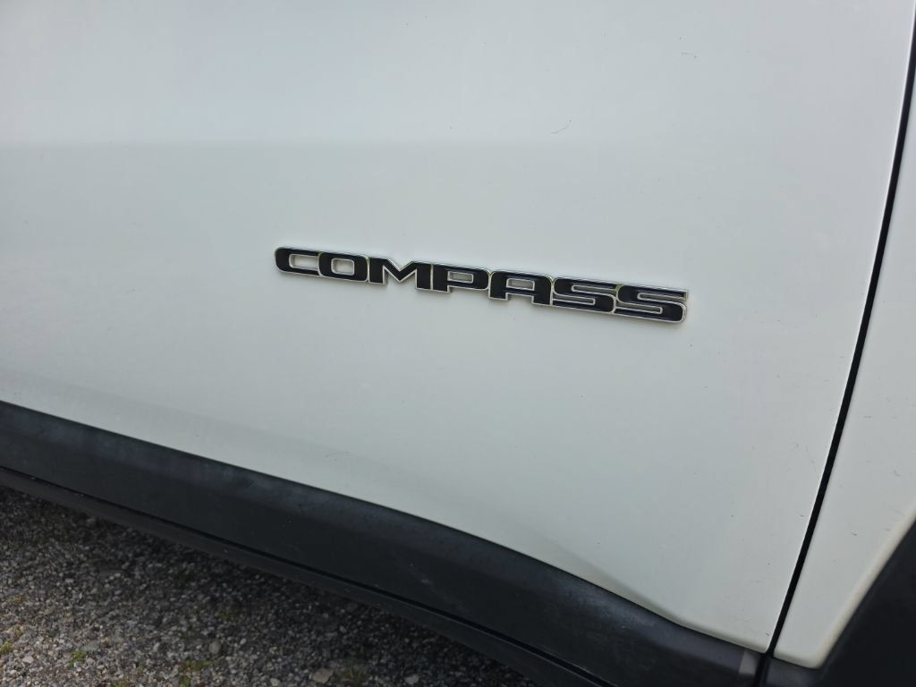 Used 2025 Jeep Compass Limited AWD/4WD image 11