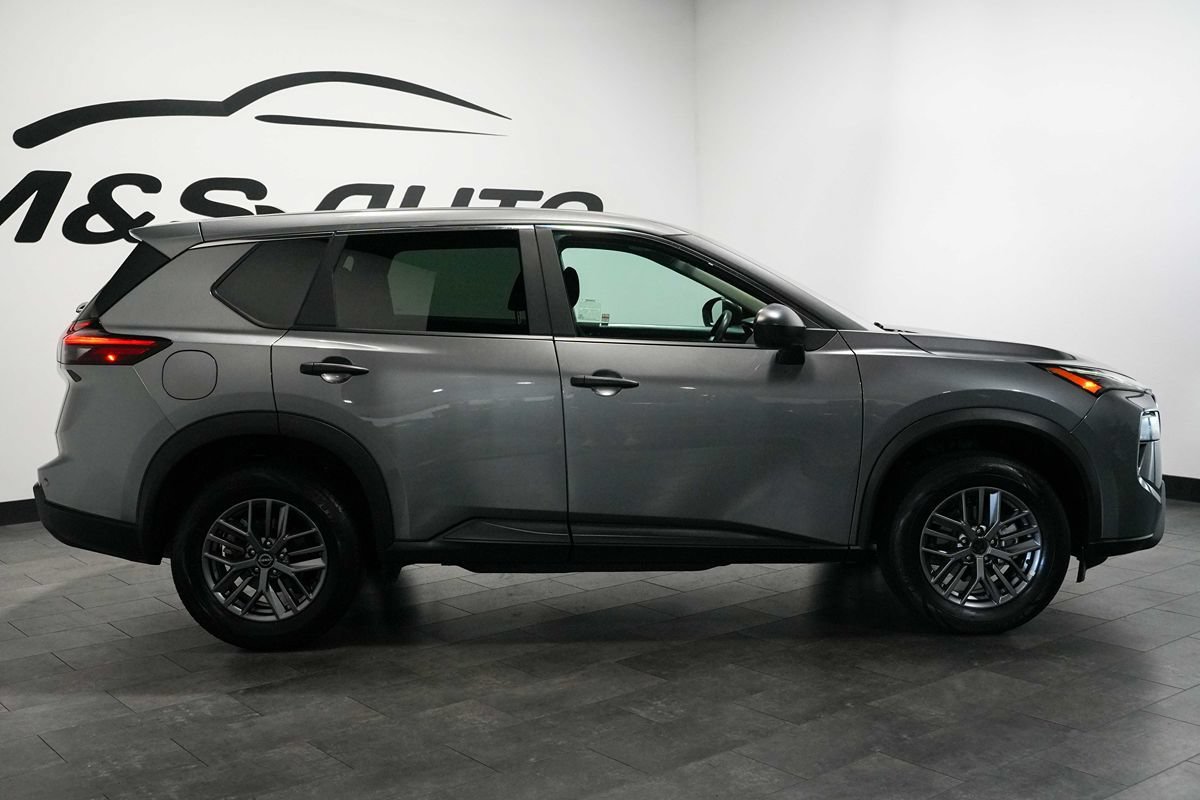 Used 2024 Nissan Rogue S AWD/4WD image 8
