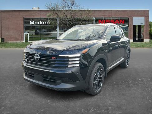 New 2025 Nissan Kicks SR image 1