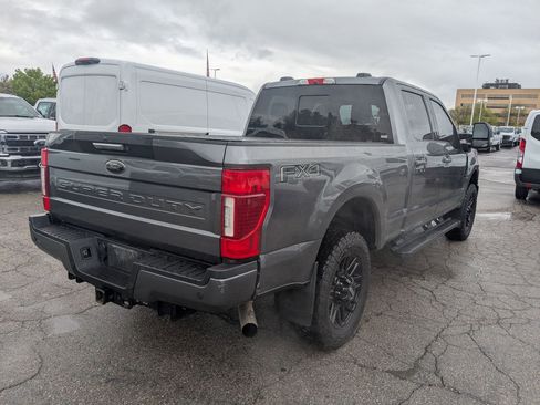 Used 2022 Ford F250 Lariat w/ Black Appearance Package image 3