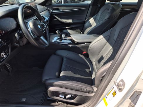 Used 2022 BMW 530i w/ M Sport Package RWD image 14