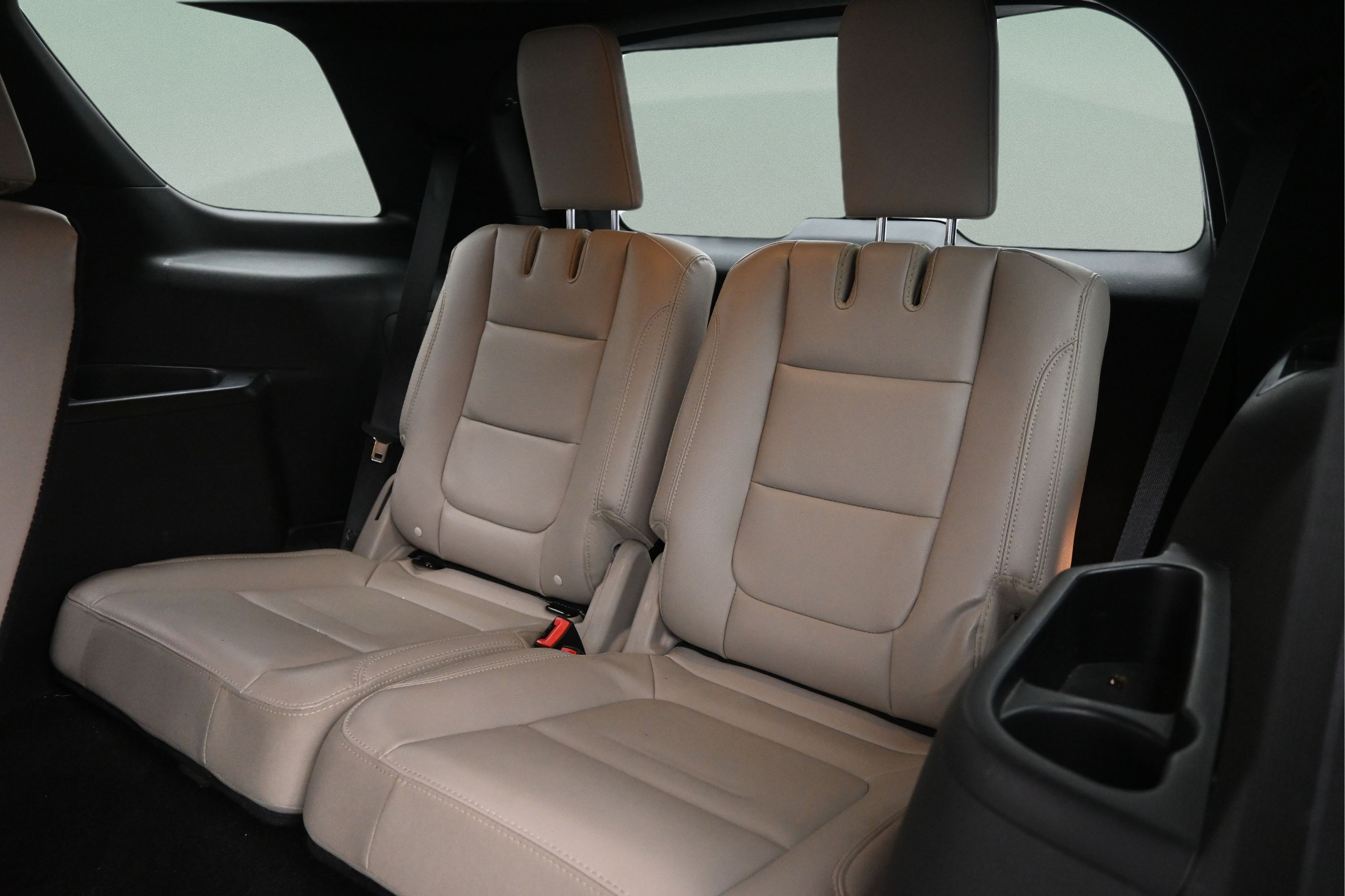 Used 2019 Ford Explorer XLT w/ Equipment Group 202A FWD image 24