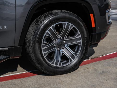 Used 2022 Jeep Wagoneer Series III w/ Convenience Group I image 58