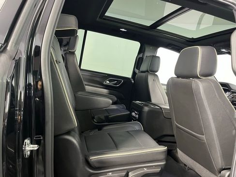 Used 2024 GMC Yukon XL SLT image 37