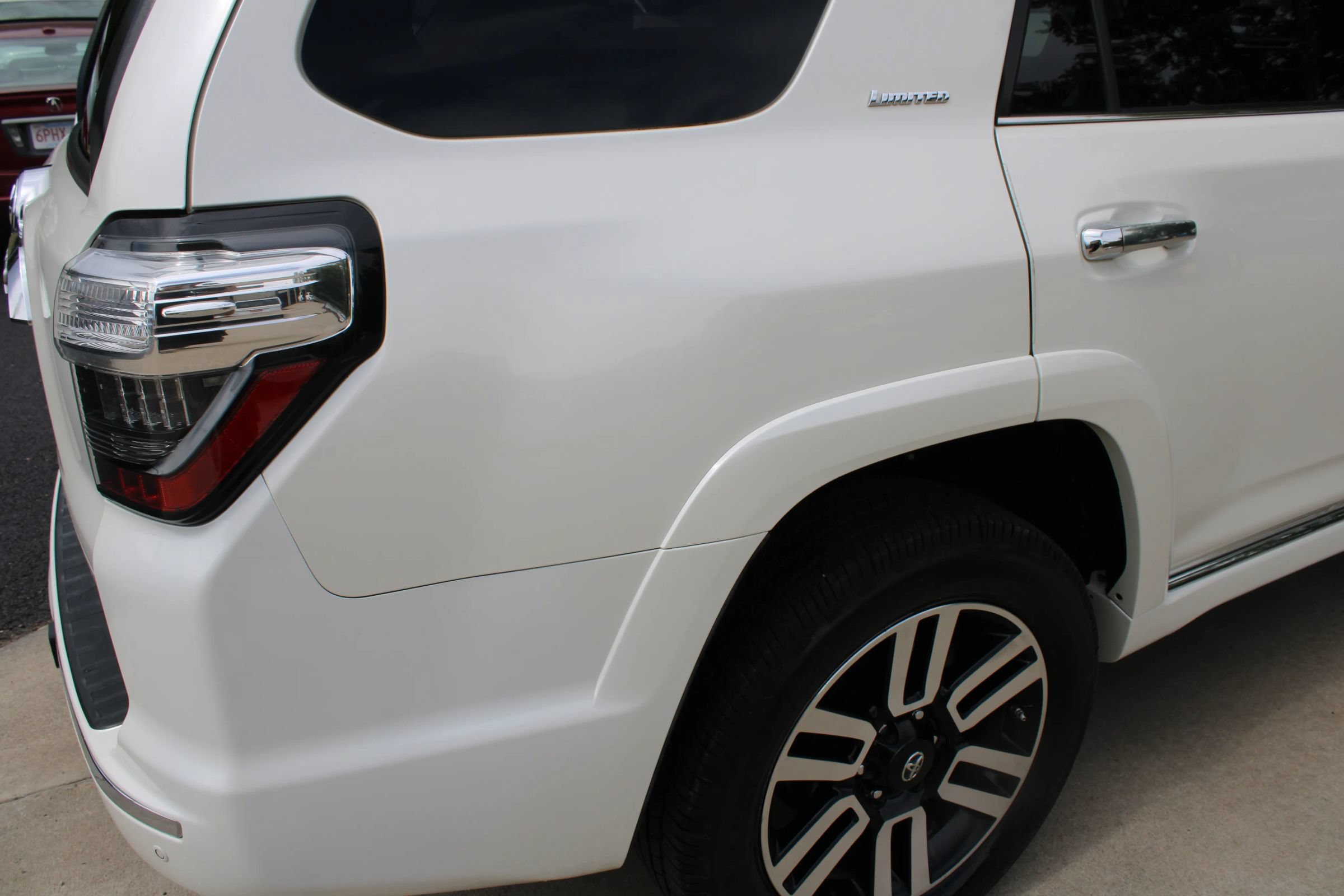 Used 2014 Toyota 4Runner Limited AWD/4WD image 9