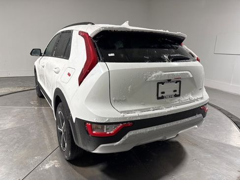 New 2025 Kia Niro LX image 5