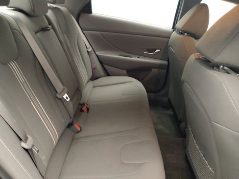 Used 2025 Hyundai Elantra SEL FWD image 19