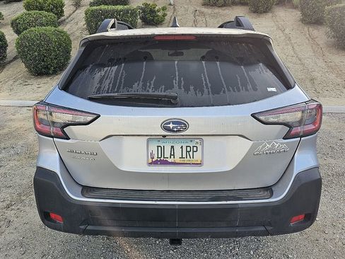 Used 2023 Subaru Outback Premium image 9