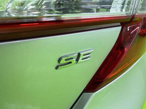 Used 2012 Toyota Camry SE FWD image 14