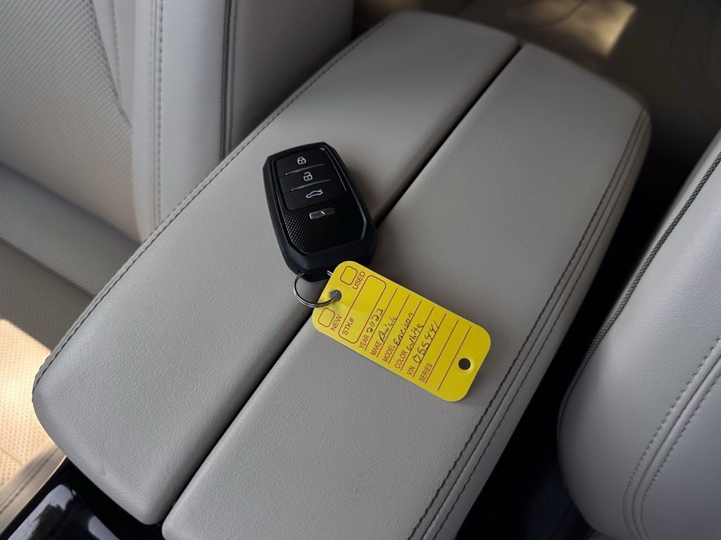 Used 2023 Buick Envision Essence FWD image 25
