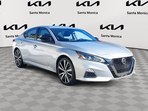 Used 2020 Nissan Altima 2.5 SR image 3