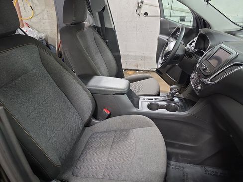 Used 2024 Chevrolet Equinox LT image 10