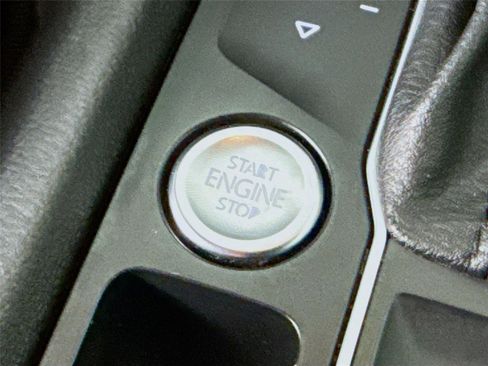 Used 2018 Volkswagen Atlas SE image 14