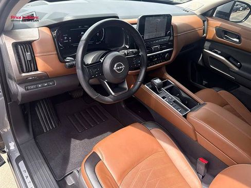 Used 2024 Nissan Pathfinder Platinum w/ Cargo Package FWD image 18