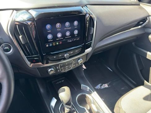 Used 2023 Chevrolet Traverse LT AWD/4WD image 17