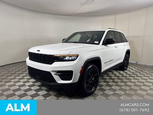 Used 2025 Jeep Grand Cherokee Altitude AWD/4WD image 1