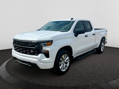 Used 2024 Chevrolet Silverado 1500 Custom image 2