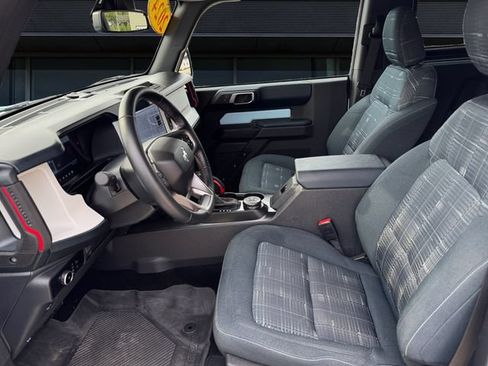 Used 2024 Ford Bronco Heritage Edition AWD/4WD image 9
