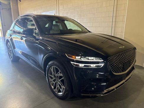 Used 2023 Genesis GV70 2.5T w/ Advanced Package AWD/4WD image 3