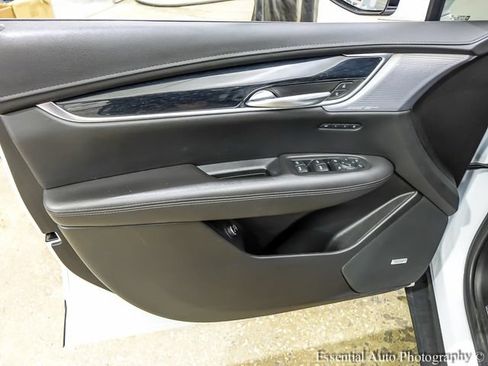 Certified 2024 Cadillac XT5 Premium Luxury w/ LPO, Floor Liner Package AWD/4WD image 20