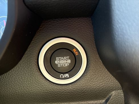 New 2026 RAM 1500 4x4 Crew Cab image 27