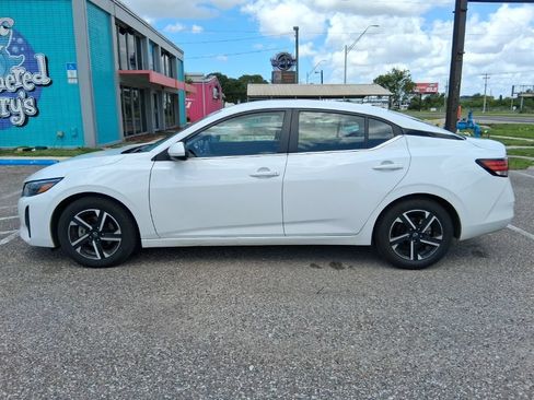 Used 2025 Nissan Sentra SV FWD image 6