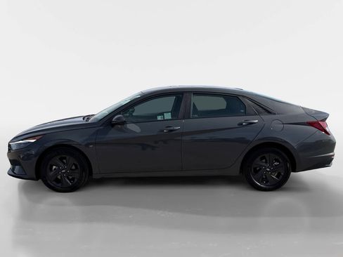 Certified 2023 Hyundai Elantra SEL image 2