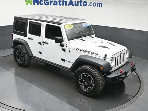 Used 2016 Jeep Wrangler Unlimited Rubicon AWD/4WD image 3
