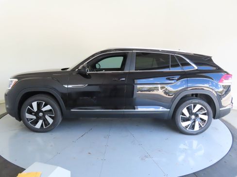 New 2026 Volkswagen Atlas Cross Sport SEL AWD/4WD image 8