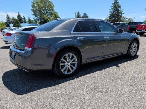 Used 2018 Chrysler 300 Limited AWD/4WD image 2