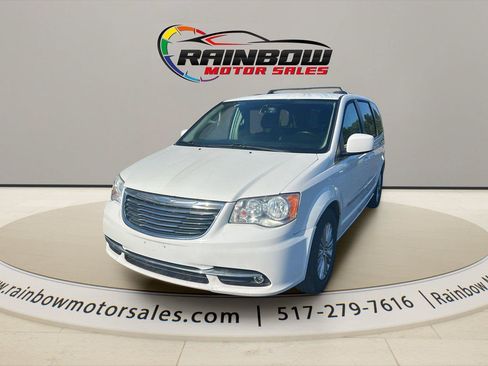 Used 2016 Chrysler Town & Country Touring w/ Driver Convenience Group FWD image 1