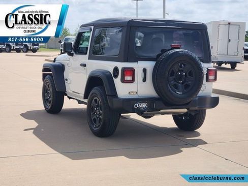 Used 2025 Jeep Wrangler Sport AWD/4WD image 6