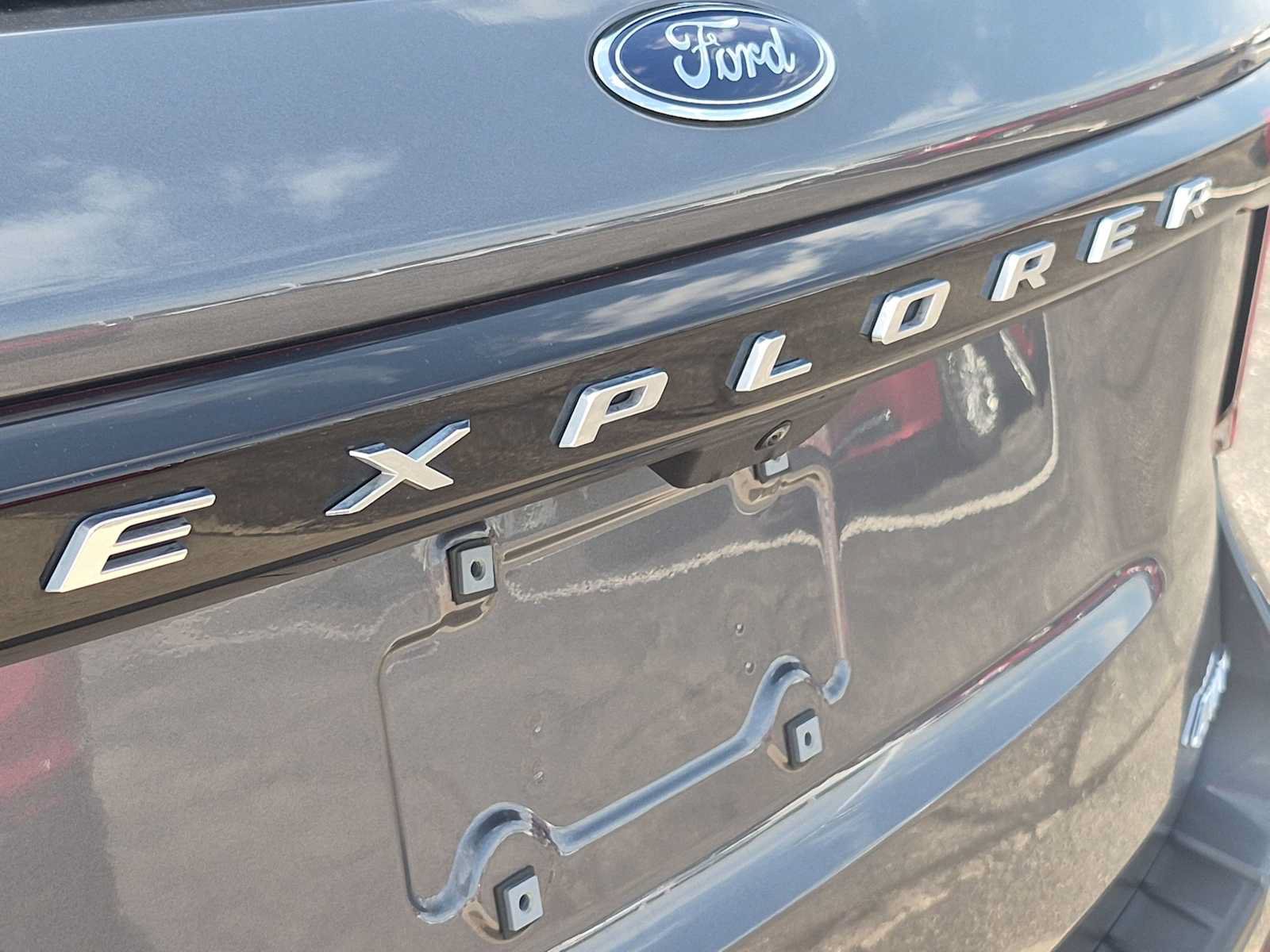 Used 2025 Ford Explorer Active AWD/4WD image 12