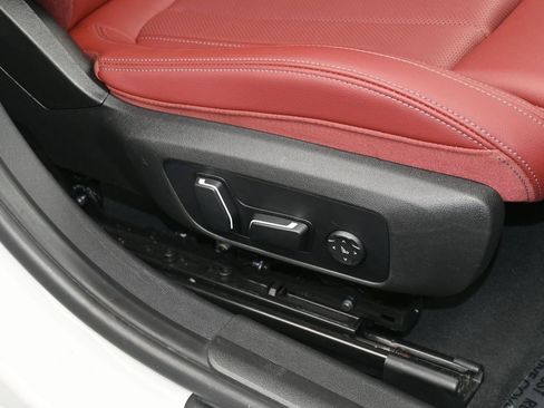 Used 2025 BMW 330i xDrive Sedan image 48