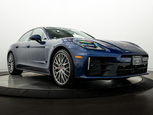 Certified 2026 Porsche Panamera 4 AWD/4WD image 9