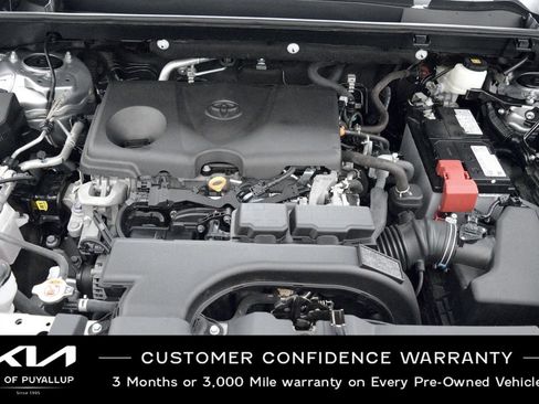 Used 2021 Toyota RAV4 XLE w/ XLE Grade Weather Package AWD/4WD image 20