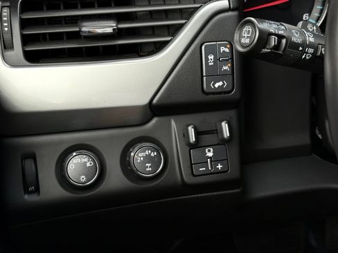 Used 2018 Chevrolet Tahoe LS w/ All-Season Package AWD/4WD image 33