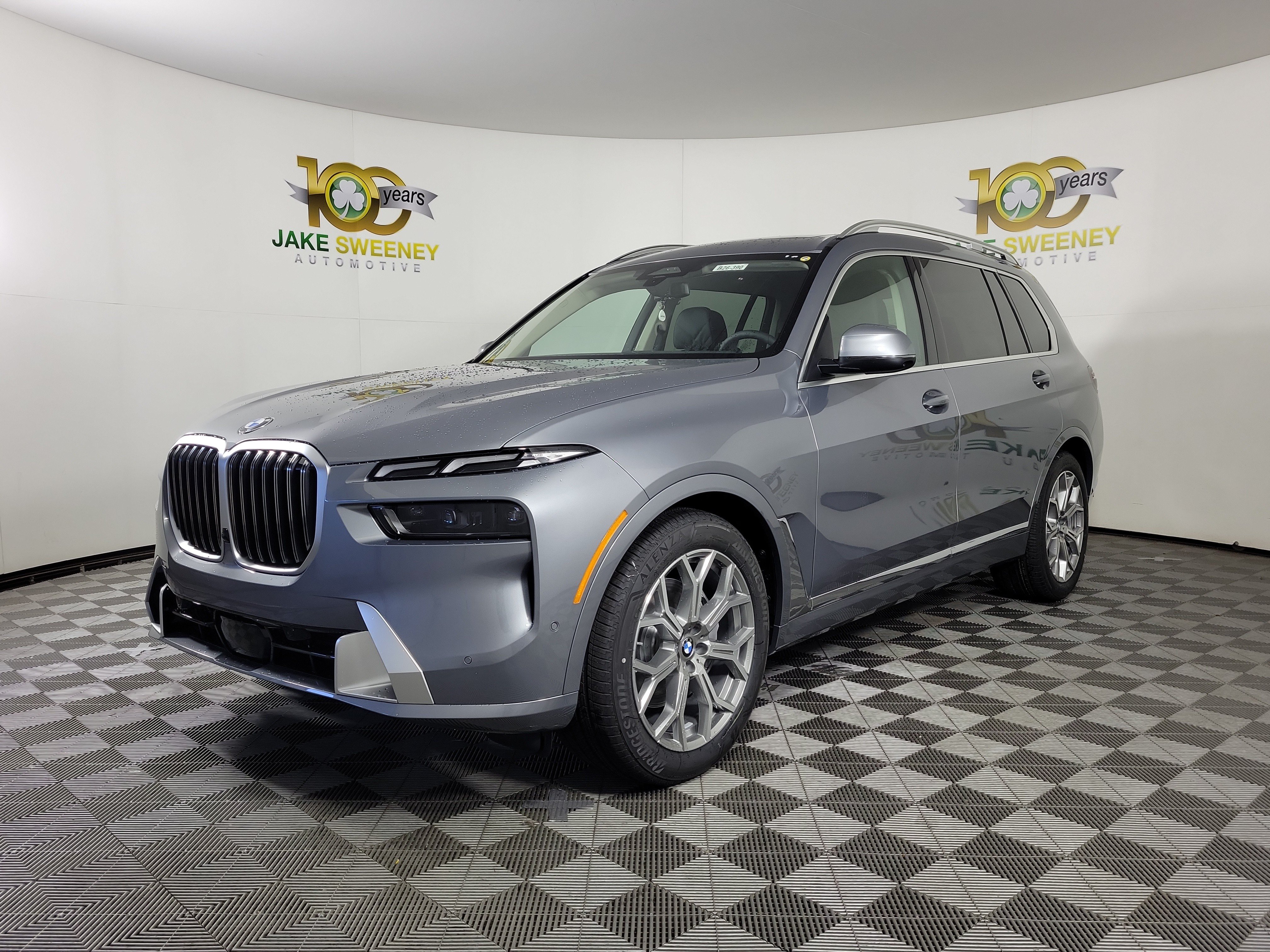 Certified 2026 BMW X7 xDrive40i w/ Climate Comfort Package AWD/4WD image 3