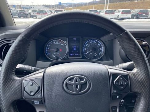 Used 2019 Toyota Tacoma TRD Off-Road image 15